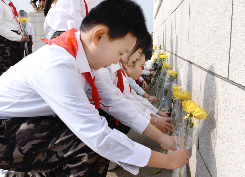 清明时节祭英烈